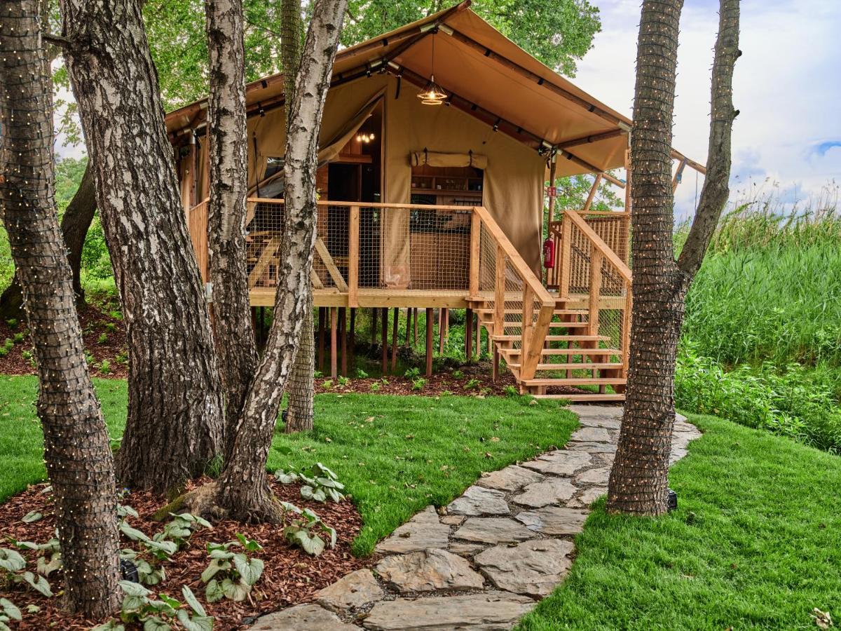 Zatoria Luxury Glamping Zator Hotel ภายนอก รูปภาพ