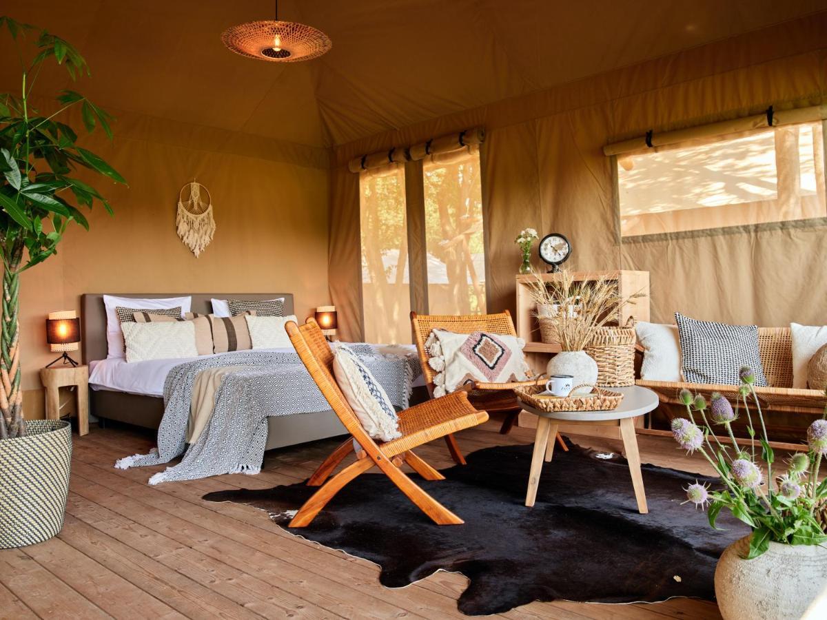 Zatoria Luxury Glamping Zator Hotel ภายนอก รูปภาพ