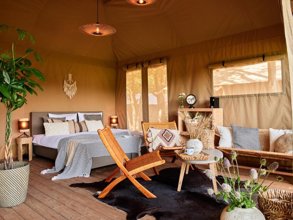 Zatoria Luxury Glamping Zator Hotel ภายนอก รูปภาพ
