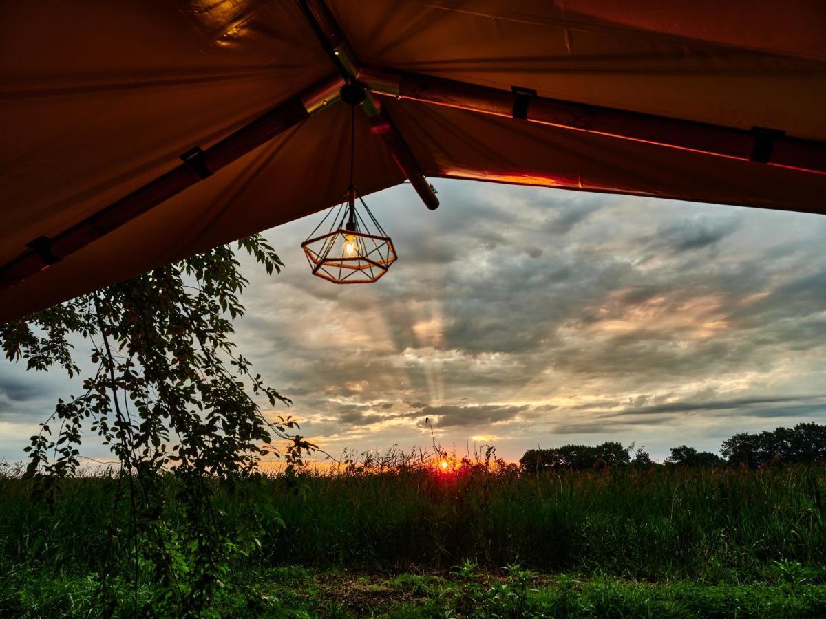Zatoria Luxury Glamping Zator Hotel ภายนอก รูปภาพ