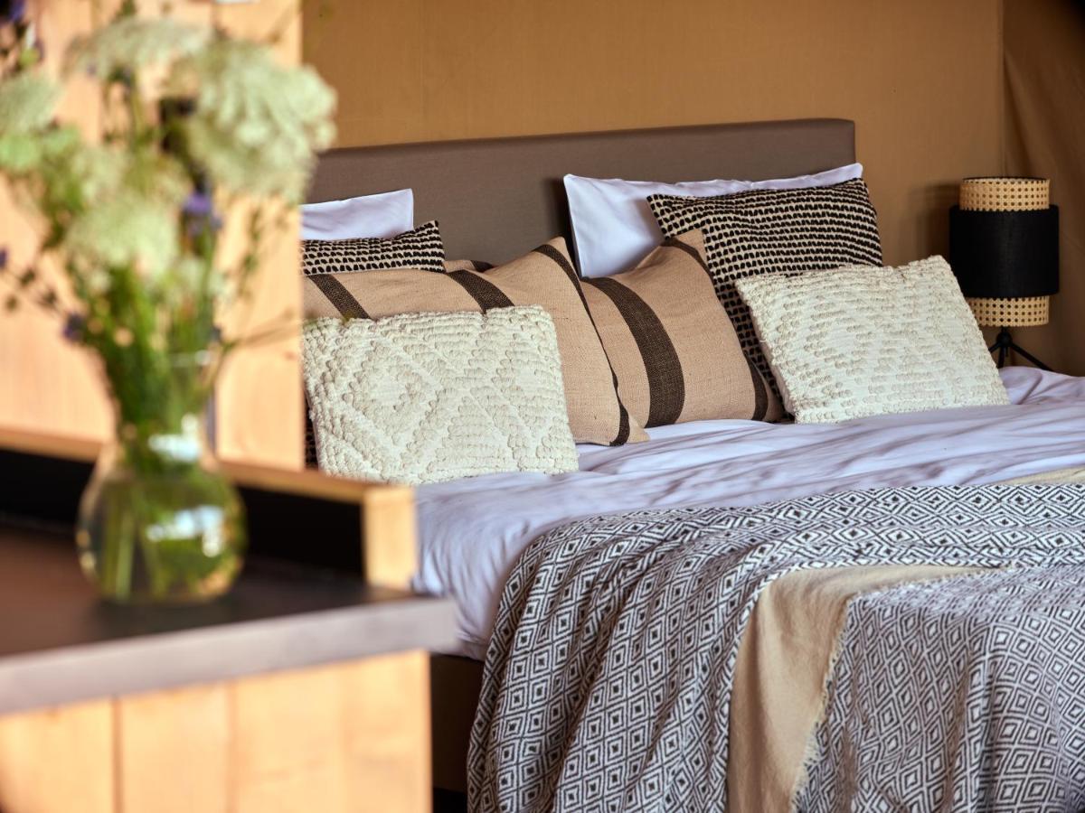 Zatoria Luxury Glamping Zator Hotel ภายนอก รูปภาพ